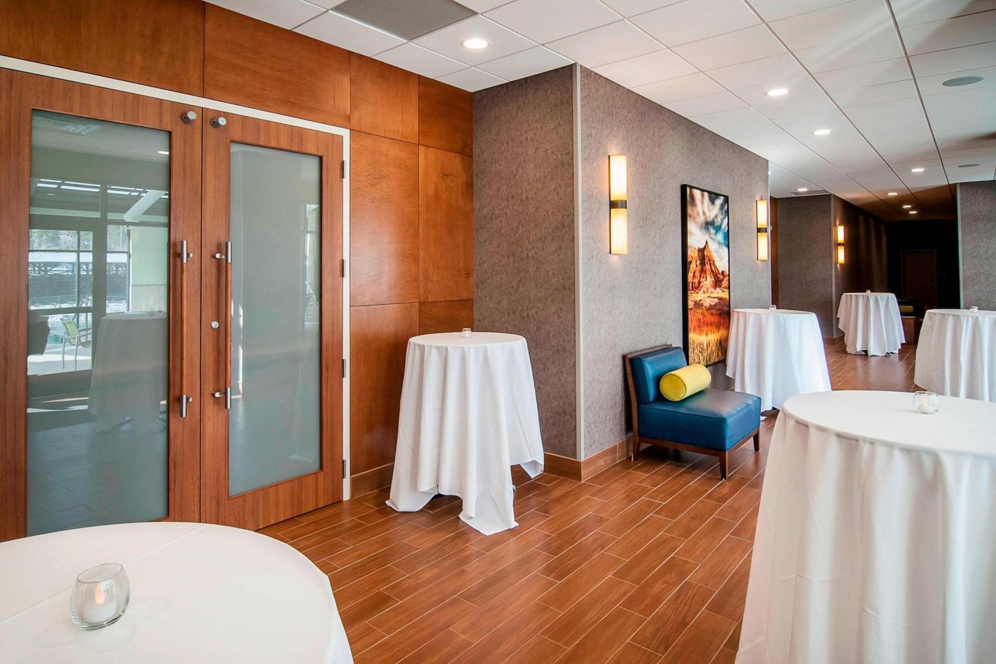 Springhill Suites By Marriott Дедууд Екстериор снимка